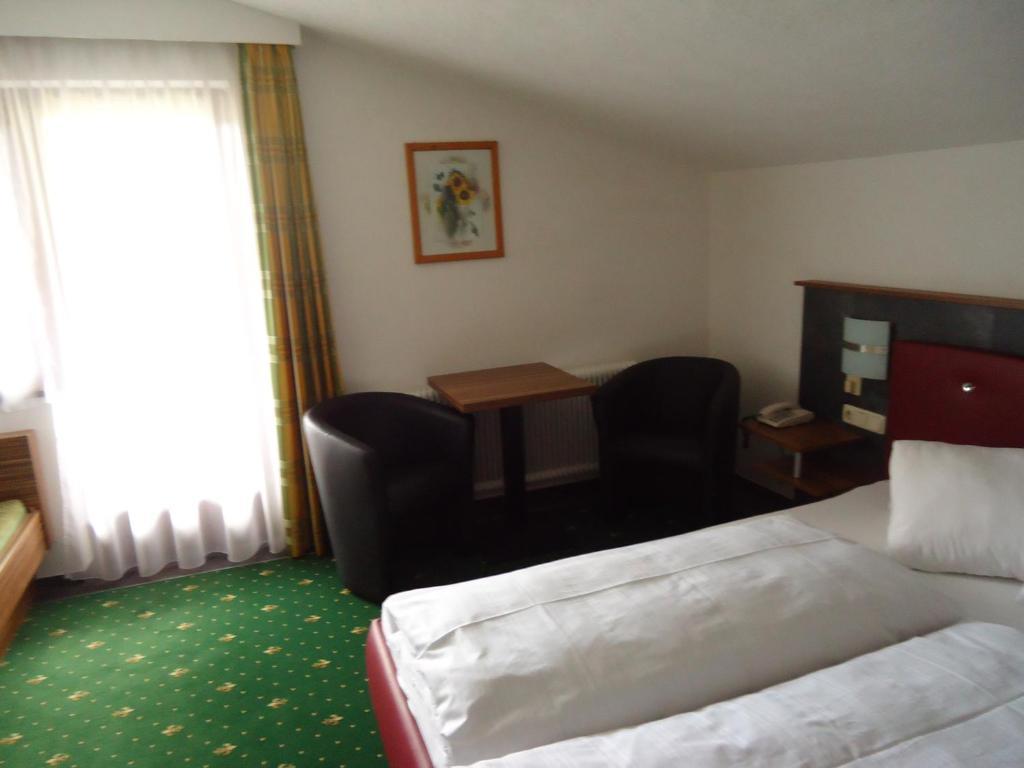 Hotel Dorfgasthof Schloesslstube Stuhlfelden Quarto foto