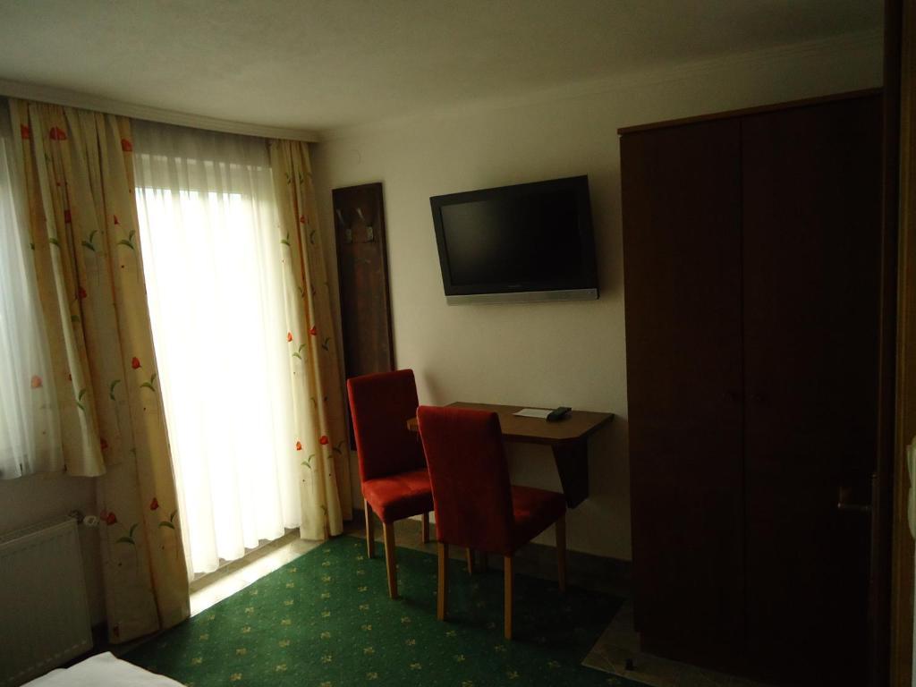 Hotel Dorfgasthof Schloesslstube Stuhlfelden Quarto foto